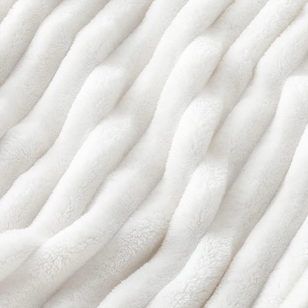 Soft Cosy Blanket | Solid Colour Coral Fleece Quilt for Living Room & Bedroom